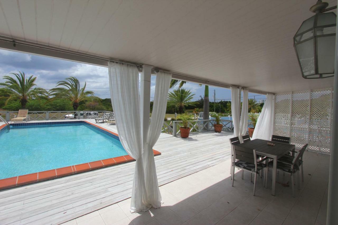 The White House Jolly Harbour Exterior foto